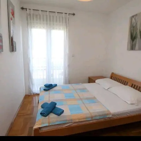 Sea & Mountain View Apartment